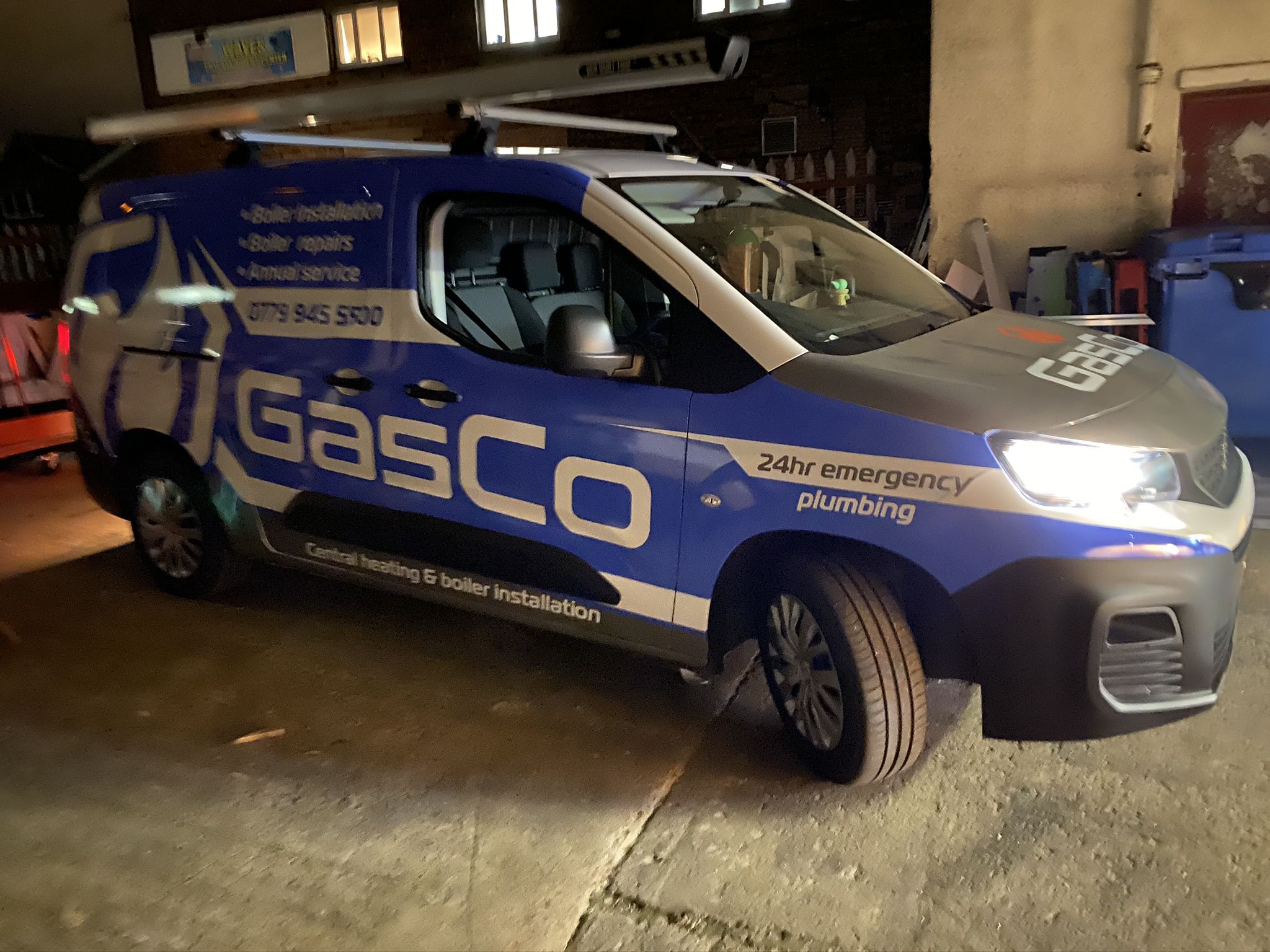 Vehicle Graphics Vehicle Wraps Van Graphics Coatbridge Glasgow Edinburgh Sign Makers Coatbridge Glasgow Edinburgh Signage Coatbridge Glasgow Edinburgh 3 D Letters Signs Illuminated Signs